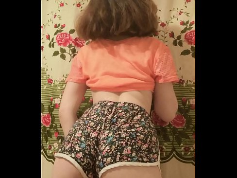 ❤️ Nwa ọhụrụ sexy na-eyipụ uwe mkpirisi ya na igwefoto ❤❌ Mmekọahụ ❌️